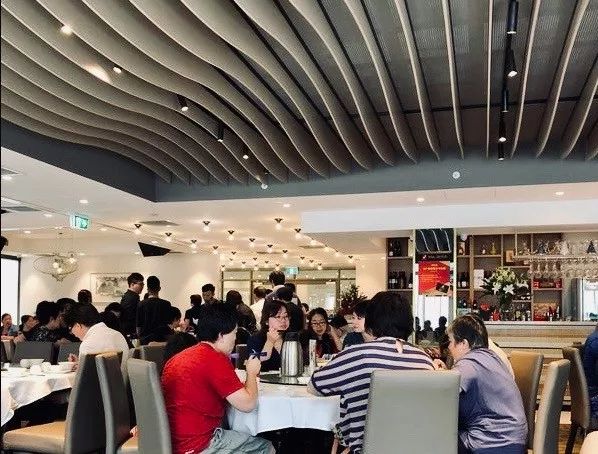 “我们都看不到头”：疫情突袭下，澳洲的华人商户关店还是死撑？