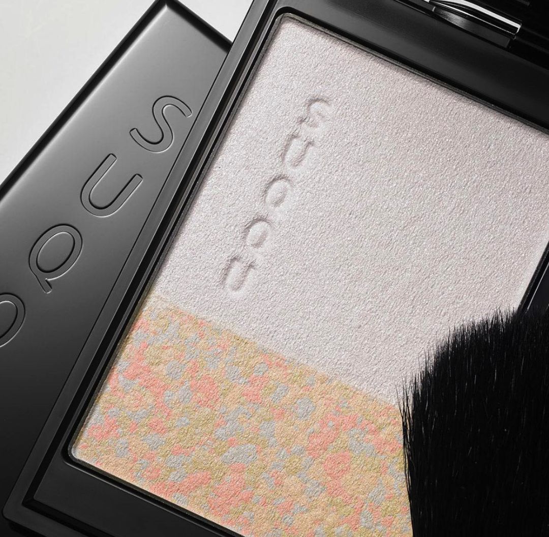 全是心动的感觉!奇巧的眼影奥利奥的唇膏还有超美的SUQQU粉