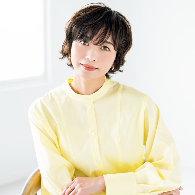 四十岁头发白发多什么发型好看,白发多的中年女性适合什么发型