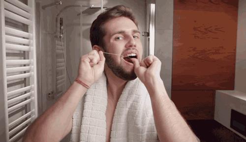 刷牙出血肿胀还刷牙吗,刷牙后牙龈红肿怎么回事