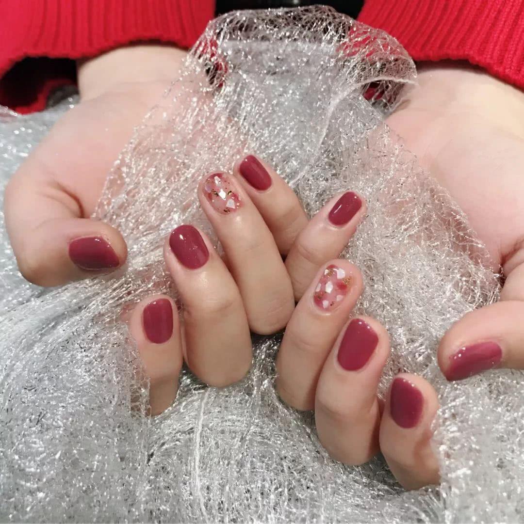 美甲款式推荐晕染美甲,渐变晕染金箔贝壳珍珠美甲黑白