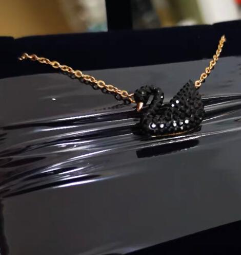 施华洛世奇经典银色天鹅,施华洛世奇黑天鹅搭配