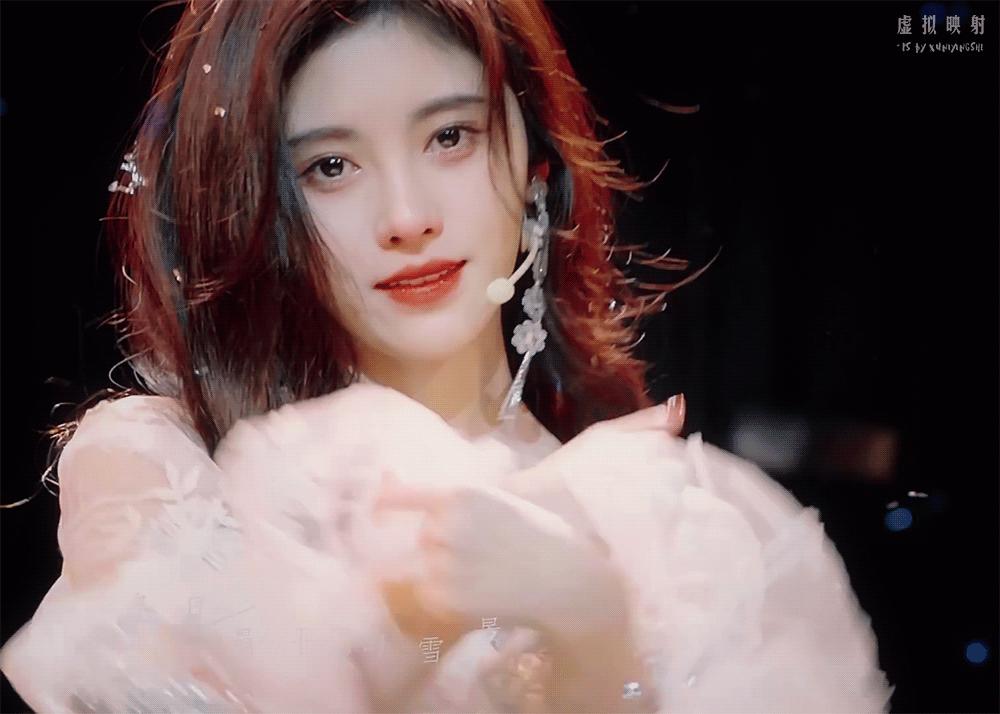 来看看18位当红女艺人妆前妆后差别，真实素颜状态，颠覆您的三观