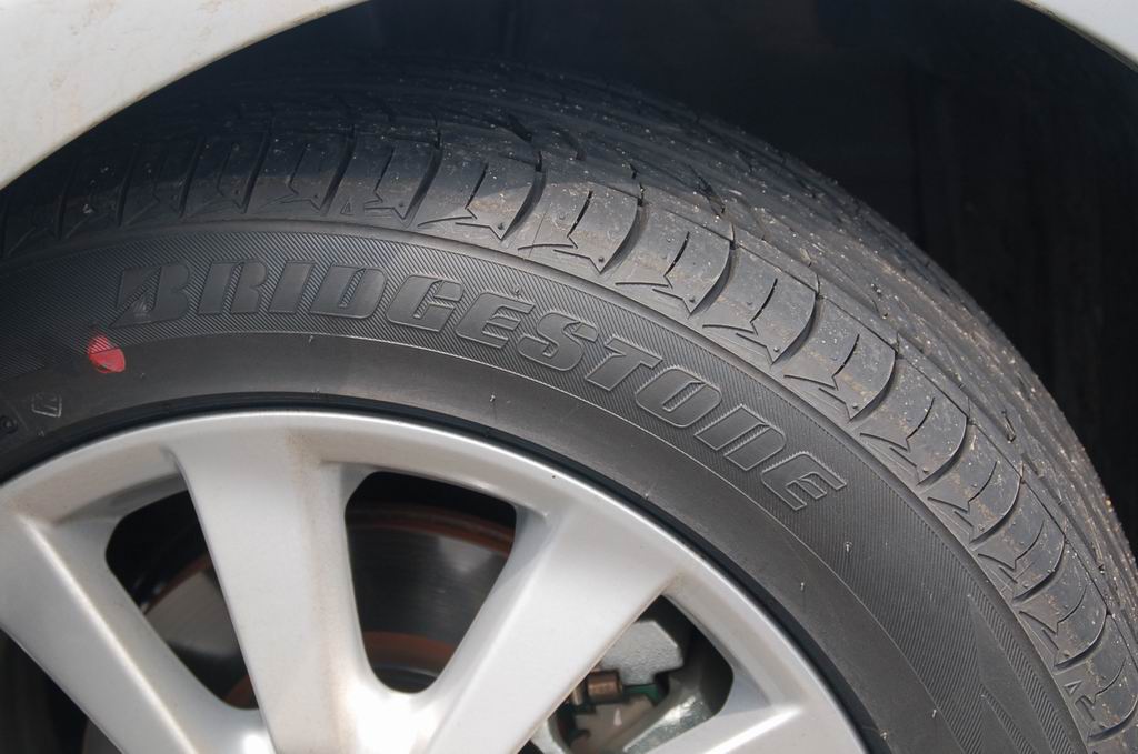 不同品牌车轮胎的对比,不同品牌汽车轮胎对比