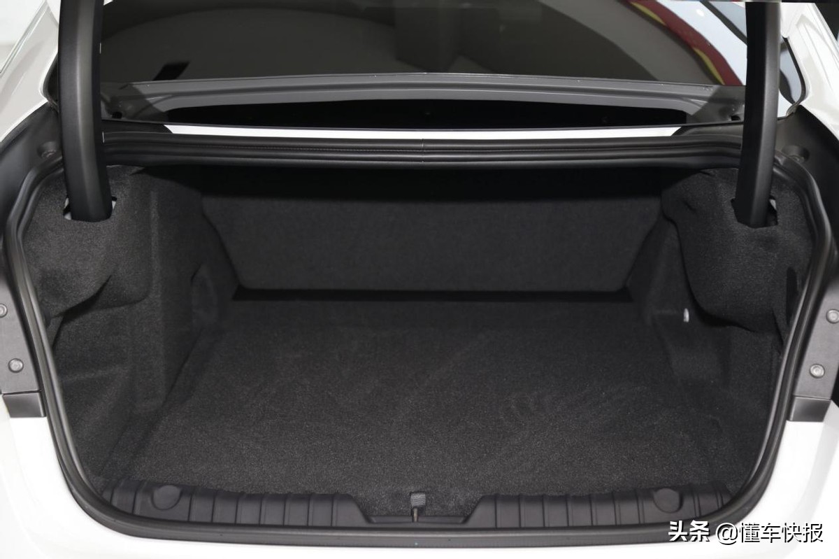 陈震试驾捷豹xfl2021款试驾视频,沉浸式体验24款捷豹xfl尊享豪华