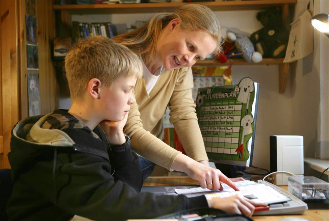 孩子坐不住的根源在哪了,孩子老是坐不住该如何惩罚