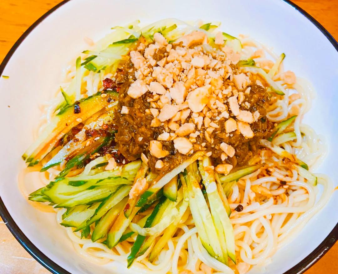 收下这份《夏日凉皮凉面指南》，银川这8家店也太好吃了吧