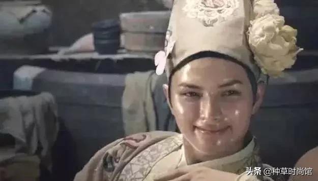 妆前涂太多底妆会怎样,妆前底妆少