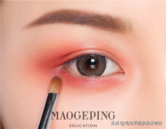 如何让眼睛变得好看又有神,让眼睛变美又有神的小妙招