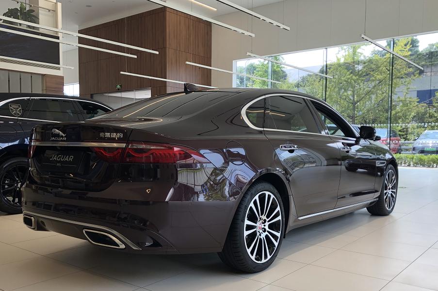 谁说捷豹不如BBA？试驾新款捷豹XFL：隔音夸张，底盘质感棒