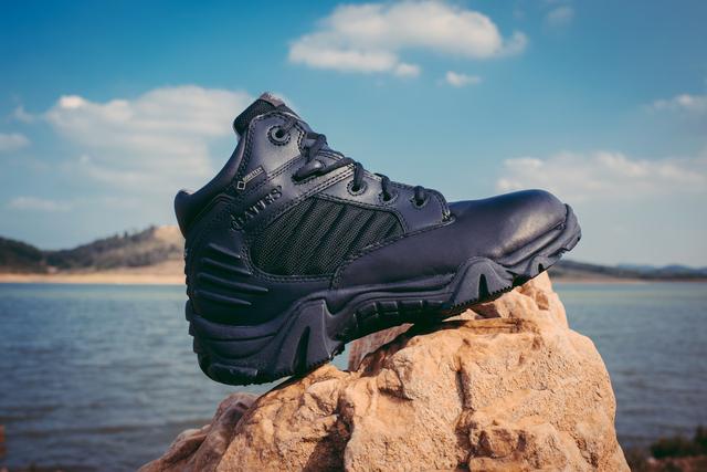 户外达人穿搭,战术靴冬季测评