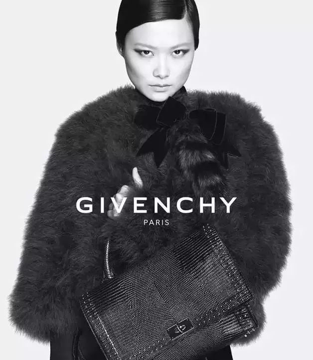 纪梵希四宫格散粉新款,2015纪梵希李宇春秀场