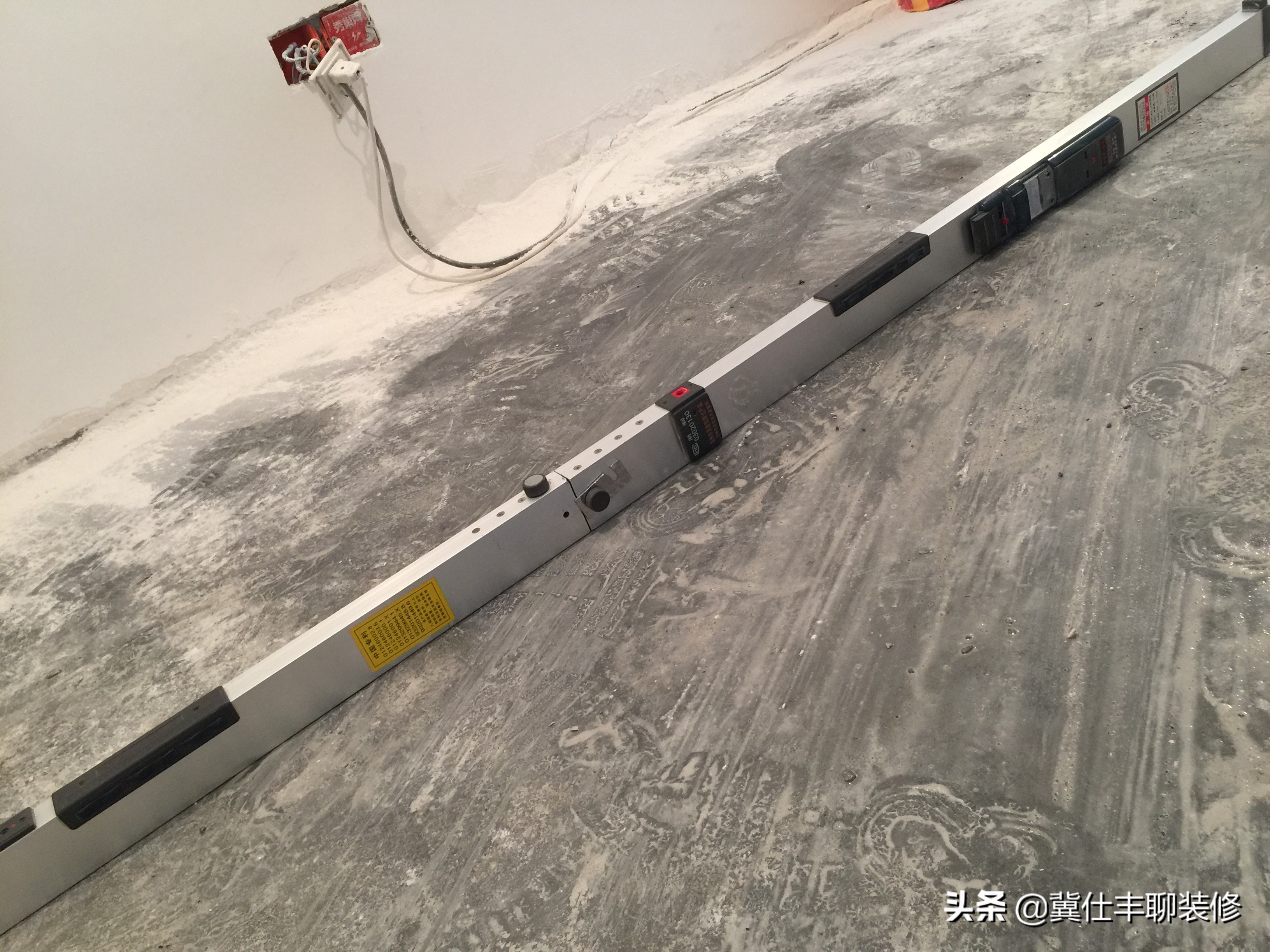 铺复合地板地面不平怎么办,地面不平怎么安装塑木地板