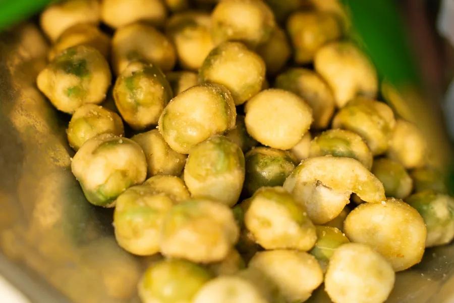 在李佳琪直播间买零食，是个划算的选择吗？