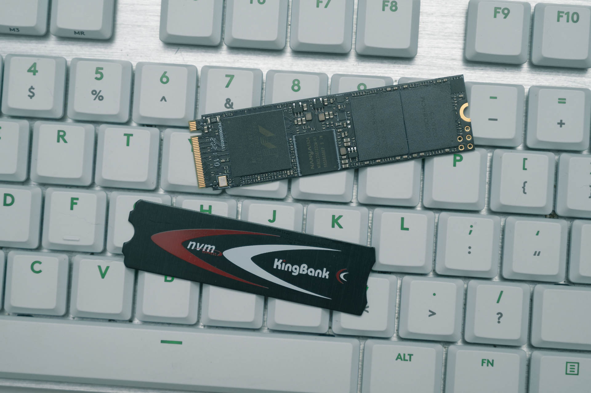 金百达固态kp230和kp200pro区别,金百达kp230pro512g拿什么可以代替