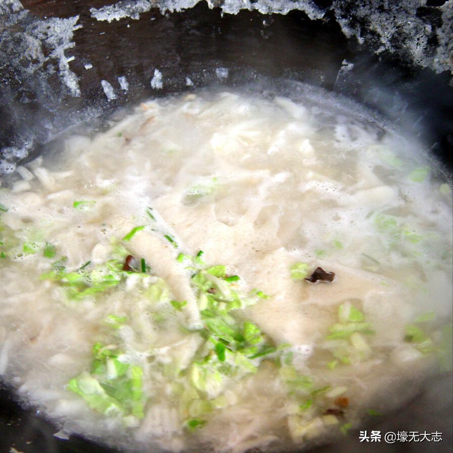 广州地道老字号小吃粥,广州花都特色烧骨粥