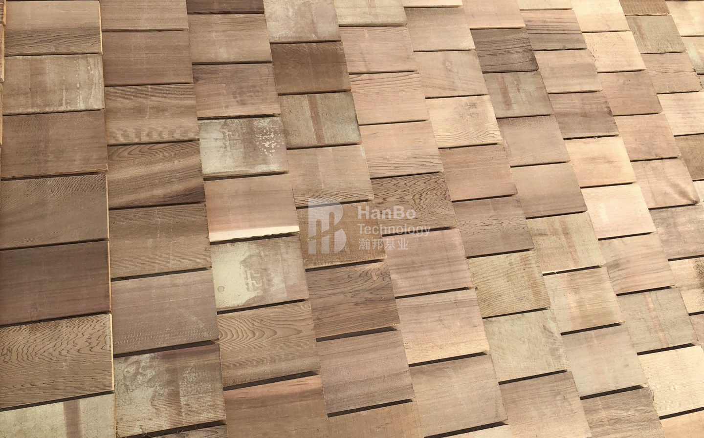 木制屋顶陶瓷瓦施工流程,木板沥青瓦施工视频完整版