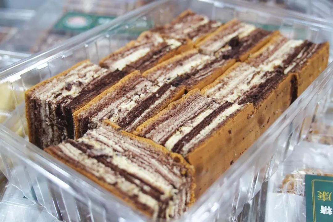 直端零食店“老巢”！好逛到两只手都拿不下