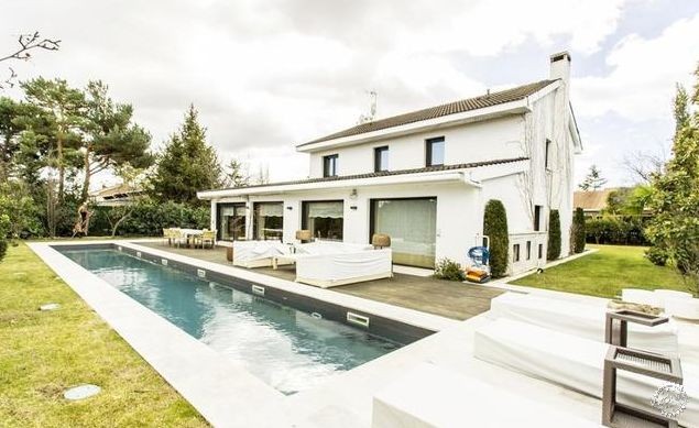 梅西和c罗谁豪宅最好,梅西c罗贝克汉姆谁成就高