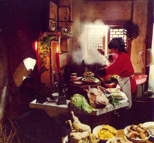 小时候的年夜饭，我们每家每户要吃猪蹄，你们那边的年夜饭呢？