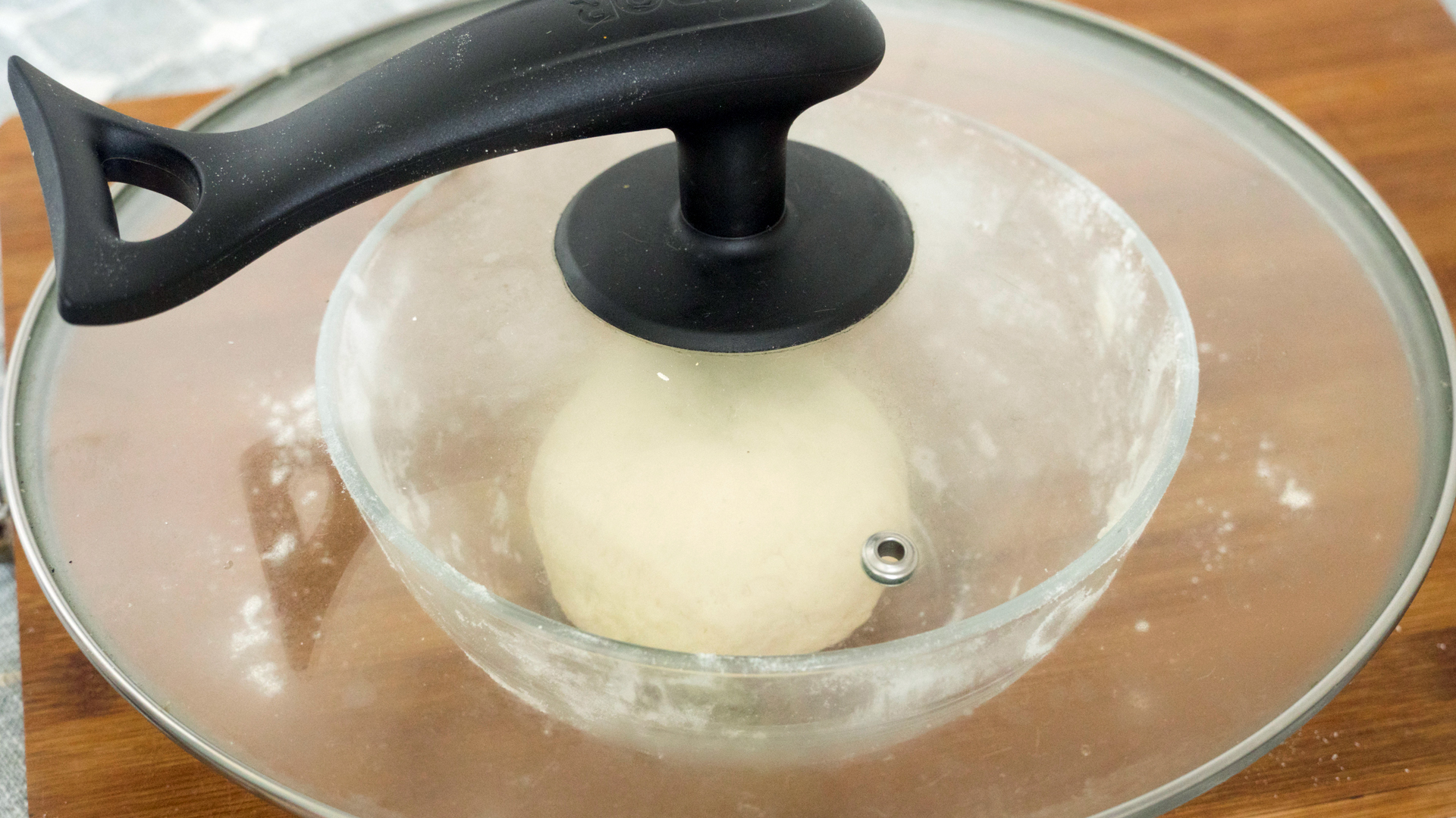 软糯香甜的南瓜饼超简单,好吃的南瓜饼老人孩子都抢着吃