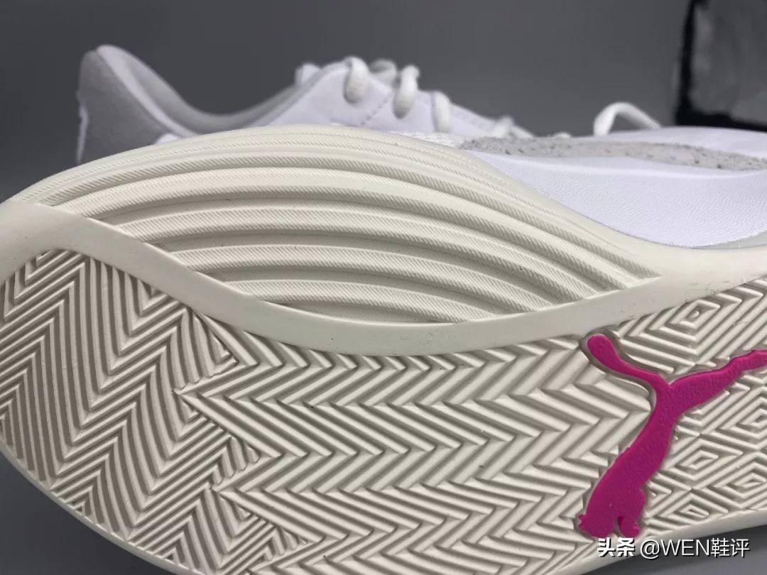 库兹马最好看的篮球鞋图片,三球篮球鞋和库兹马篮球鞋