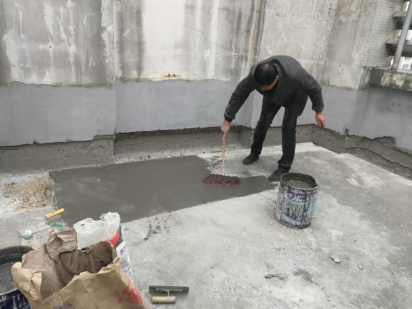 屋顶烤火防水多少钱一平米,临沂做屋顶防水一般多少钱