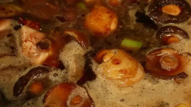 快速去除栗子内层皮,超级简单栗子鸡做法