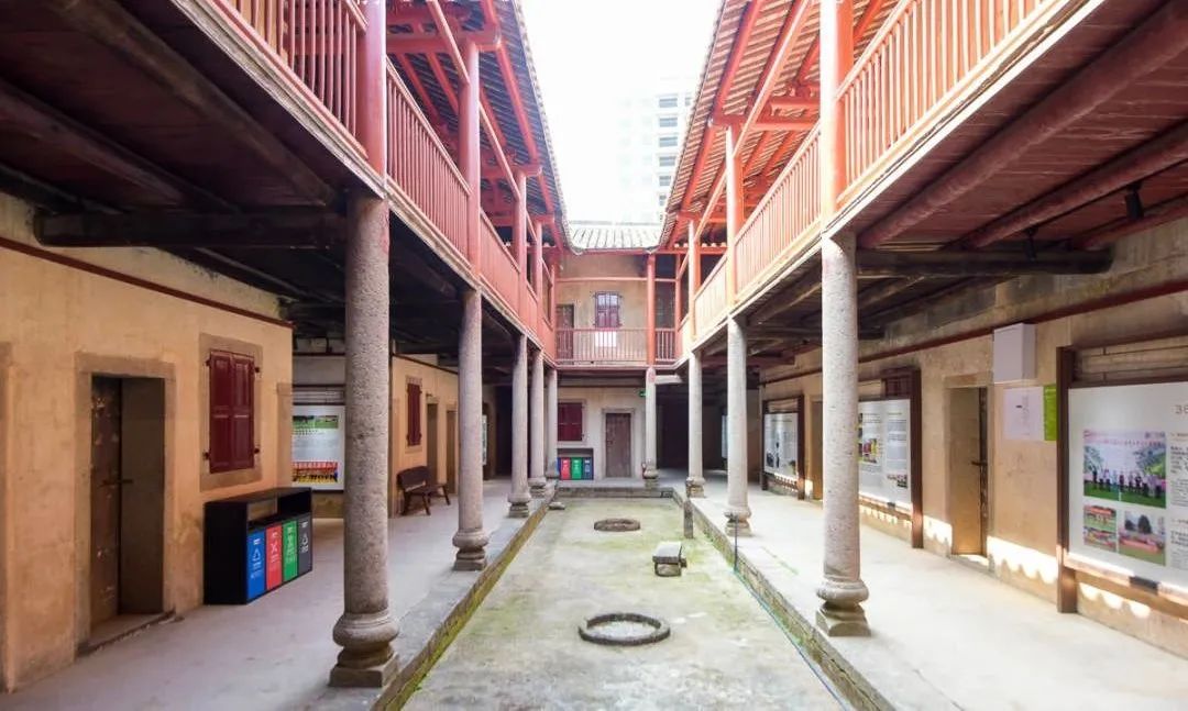 世界公认十大足球球王,跟贝利称为世界五大球王的国脚