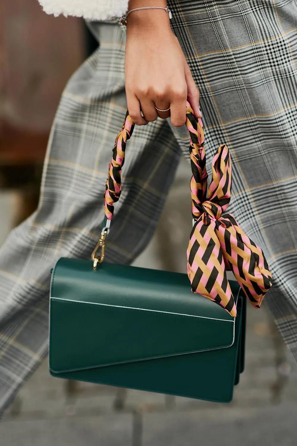 儿童蝴蝶结丝巾编发教程简单好看,丝巾怎么打蝴蝶结最简单的方法