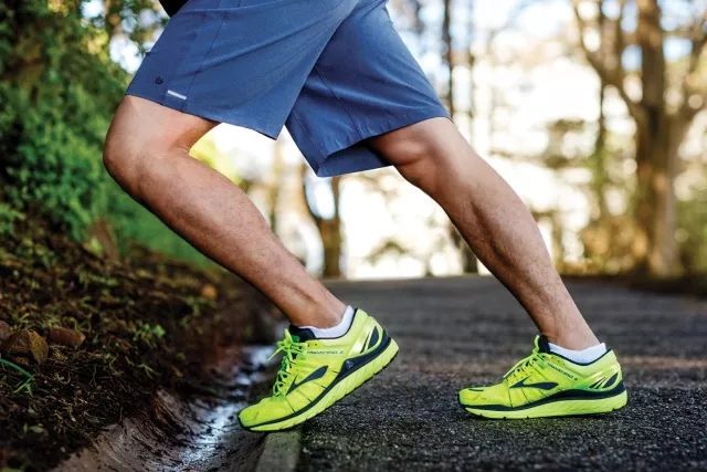 小臂拉伸细节,跳绳热身拉伸动作细节