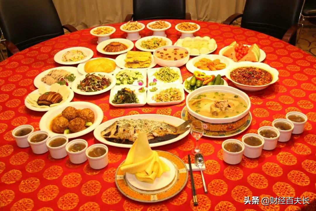 报复性消费不来了，但结婚潮会：婚纱订单暴涨280%，影楼档期扎推