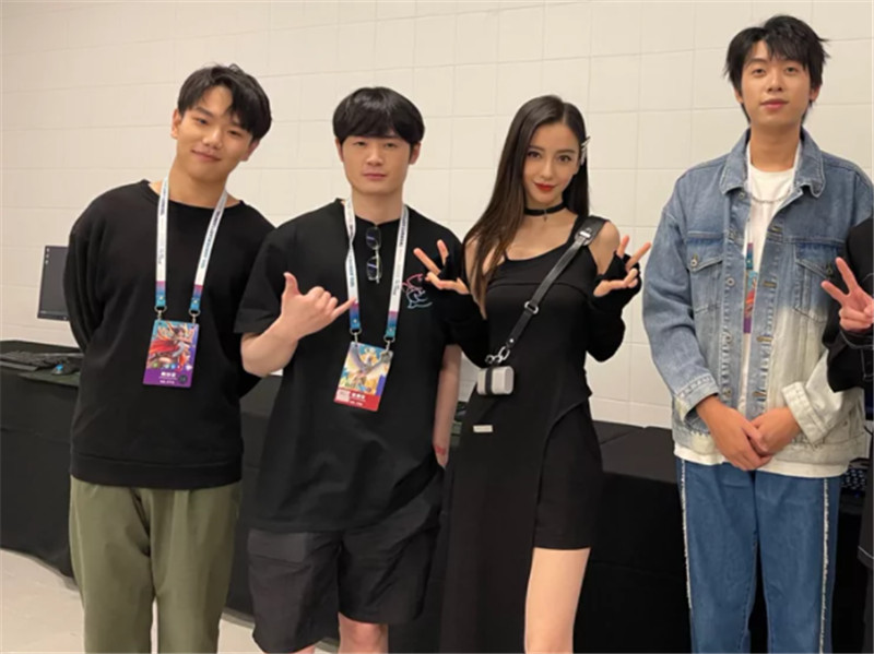 吃鸡主播少东,吃鸡男主播少东