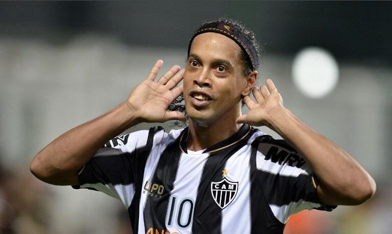 世界足坛第一人小罗,小罗从球王变囚王