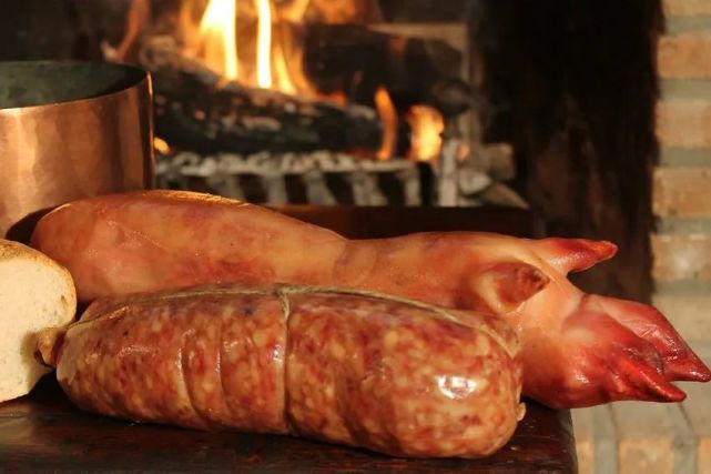 各国新年习俗英文版,盘点各国有趣的新年习俗