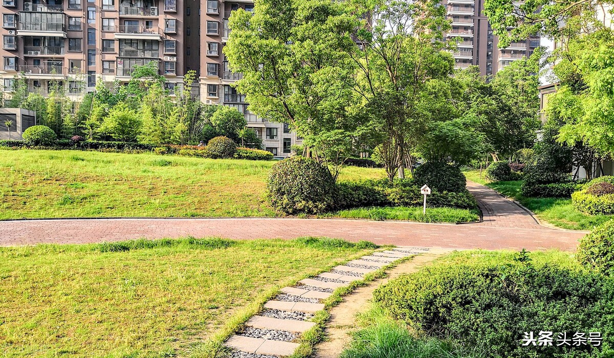 物业保洁员如何做到业主不投诉,小区物业叫保洁去收物业费对吗