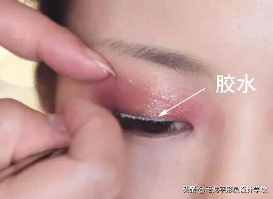 初学画眉毛步骤单眼皮眼妆,新手如何画眉和眼妆