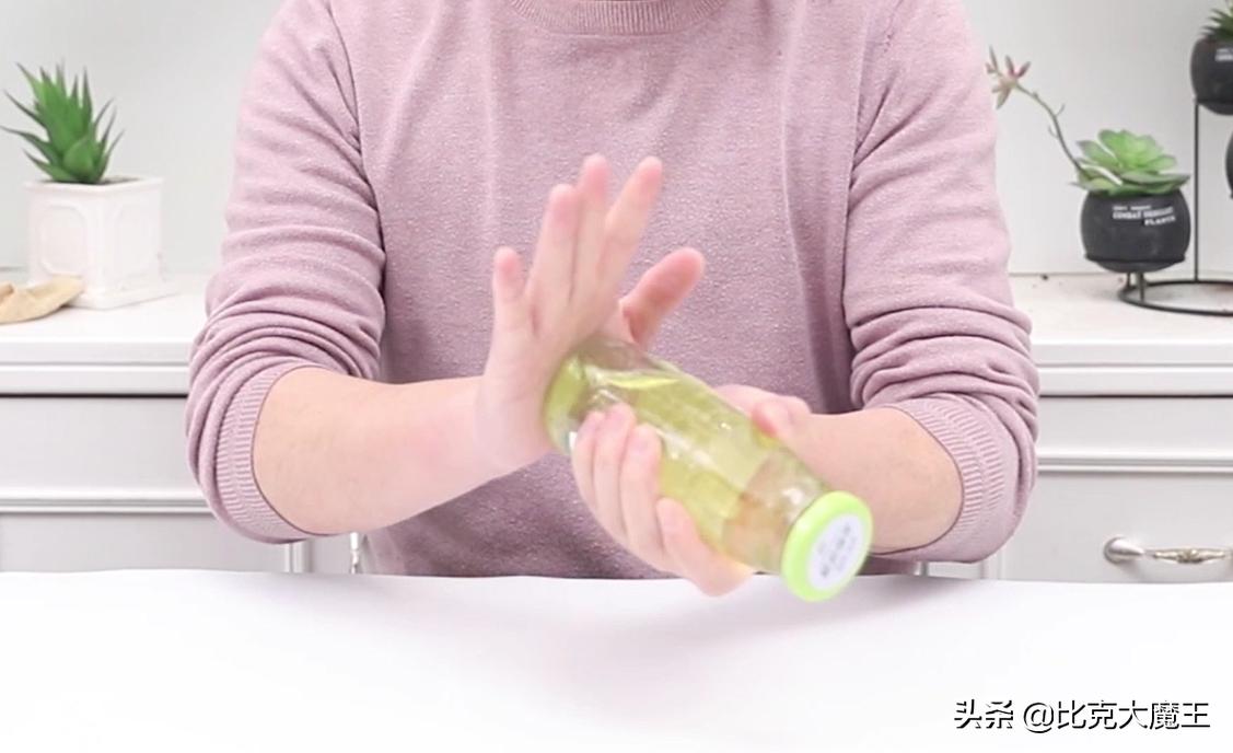 罐头怎么才能打开小机关,罐头瓶上有小机关吗