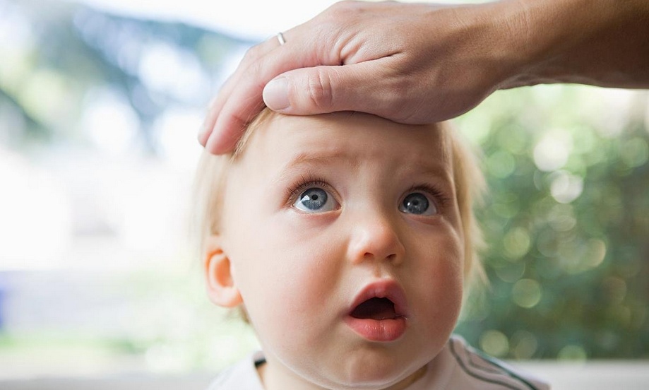 宝宝掉床怎么办,宝宝掉床解决办法