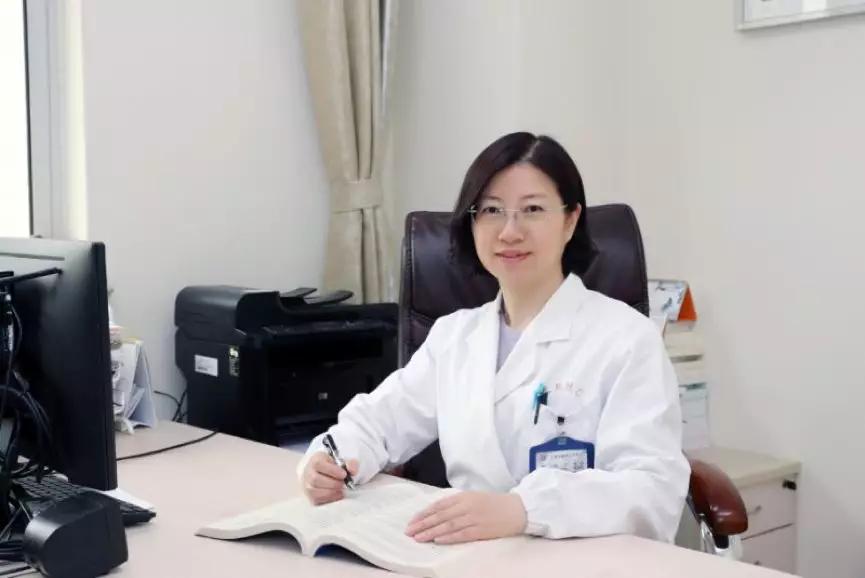 年轻护士心事重重情绪低落，心理专家：把担心说出来，压力不要一个人扛|“一线心晴”⑤