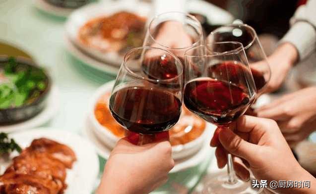 红酒真假如何看瓶身,红酒真假好坏怎么鉴别