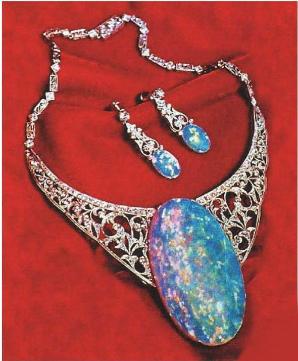 欧泊是什么宝石价格多少,欧泊是贵重宝石吗