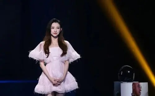 90后新晋主持人马凡舒，颜值与实力并存，被誉为董卿的“接班人”