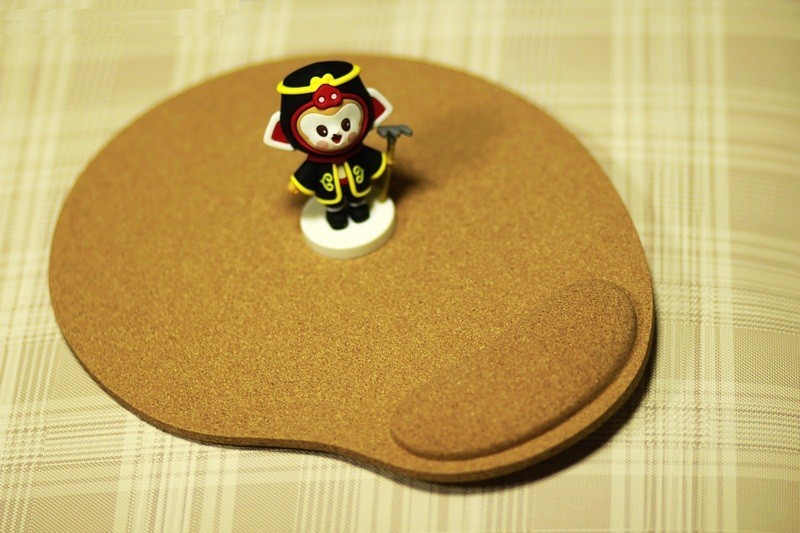 鼠标垫防硌手立体护腕硅胶,鼠标垫天然软木护腕怎么样