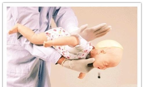 小孩异物卡喉海姆立克急救法,气管异物海姆立克急救法视频下载