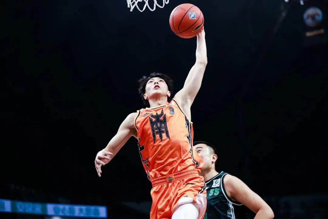 拜托，千万别让萧亚轩看到这些国家体坛中的鲜肉帅哥