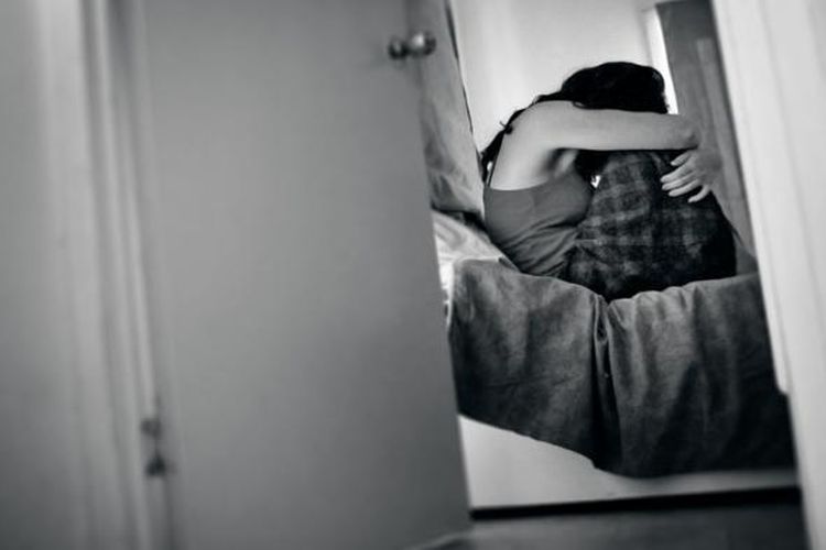 “30人排队轮奸16岁少女案”轰动以色列，引发全国大*行游**