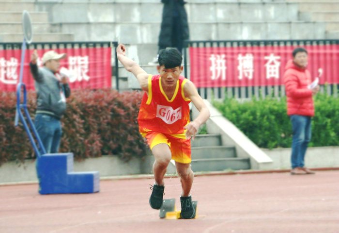 捷报足球比赛,田径捷报