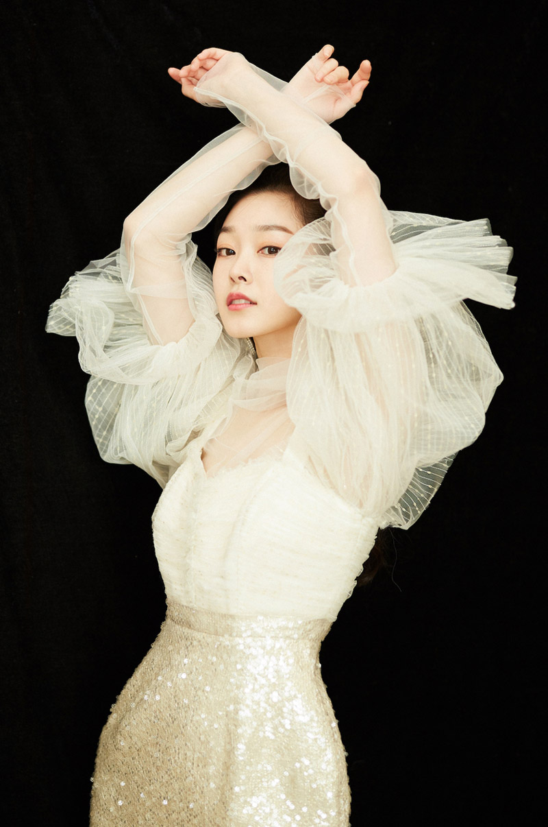 宋轶头戴花浅紫色梦幻纱裙,宋轶同款白色纱裙