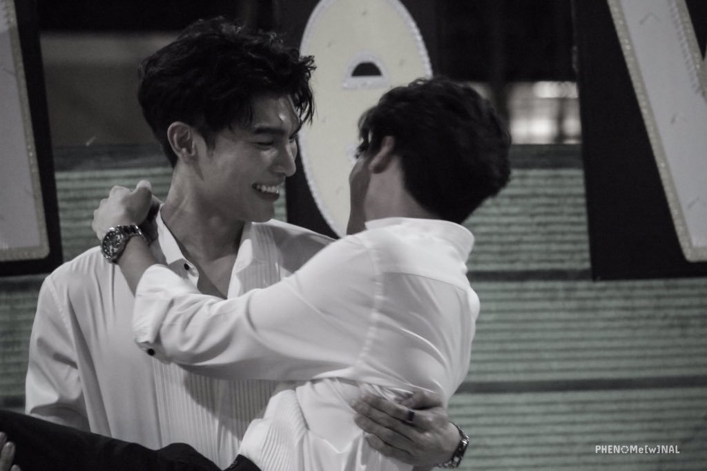 高颜值泰剧与爱同居,陪你到世界之巅电视剧